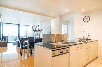 AKOM Docklands - Accommodation Cooktown 34
