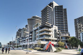 AKOM Docklands - Accommodation Cooktown 57