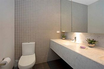 Astra Apartments - St Kilda Rd - Accommodation Cooktown 9