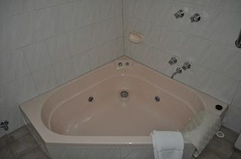 Nunawading Motor Inn - Accommodation Cooktown 36