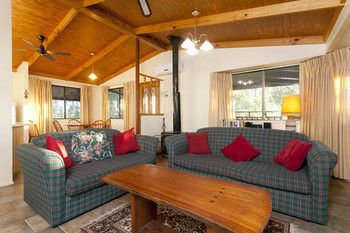 Eagleview Resort - Accommodation Cooktown 96
