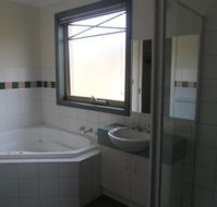 Australian Home Away  Box Hill 32 - Accommodation Cooktown