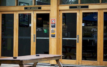 High Flyer Hotel - Accommodation Cooktown 6