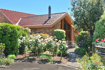 Langbrook Estate Cottages - Accommodation Cooktown 7