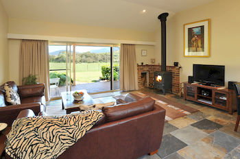 Langbrook Estate Cottages - Accommodation Cooktown 9