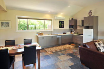 Langbrook Estate Cottages - Accommodation Cooktown 10