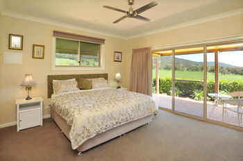 Langbrook Estate Cottages - Accommodation Cooktown 11