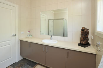 Langbrook Estate Cottages - Accommodation Cooktown 13