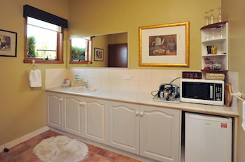 Langbrook Estate Cottages - Accommodation Cooktown 22