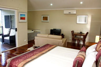 Yabbaloumba Retreat - Accommodation Cooktown 2
