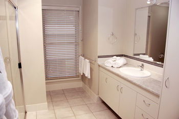 Yabbaloumba Retreat - Accommodation Cooktown 3