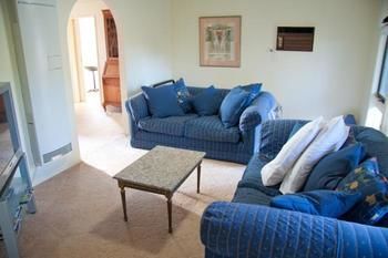 Yarra Glen Racecourse Apartments - Accommodation Cooktown 6