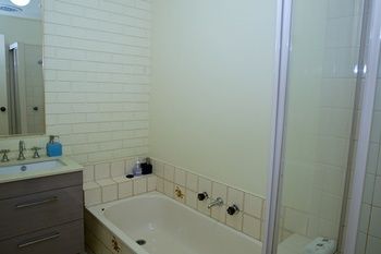 Yarra Glen Racecourse Apartments - Accommodation Cooktown 13