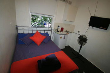 Zing Backpackers - Accommodation Cooktown 3