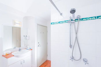 The Brighton Apartments - Accommodation Cooktown 8