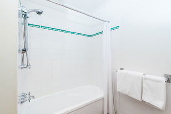 The Brighton Apartments - Accommodation Cooktown 10