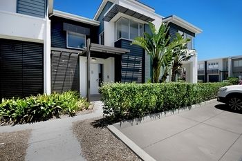 Magenta Studio Room - Accommodation Cooktown 0