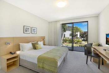 Magenta Studio Room - Accommodation Cooktown 5
