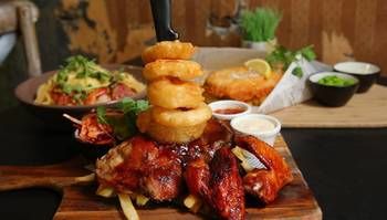 The Criterion Pub And Kitchen Carrington - Accommodation Cooktown 6