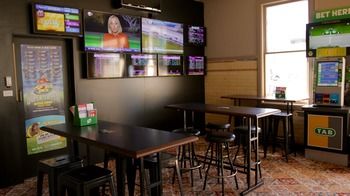 The Criterion Pub And Kitchen Carrington - Accommodation Cooktown 8