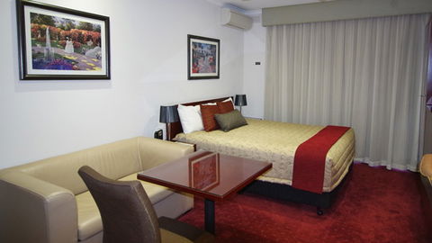 BEST WESTERN Ensenada Motor Inn - Accommodation Cooktown 0