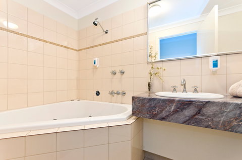 BEST WESTERN Tudor Motor Inn - Accommodation Cooktown 8