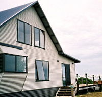 Sea View Cottages - Netherby Downs and A C View Cottage - Accommodation Cooktown
