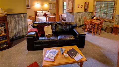 Trawool Cottages & Farmstay - Accommodation Cooktown 6