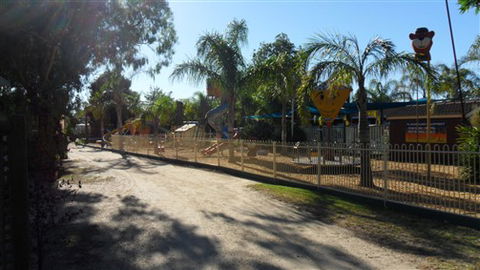 Nathalia Motel And Holiday Park - Accommodation Cooktown 2