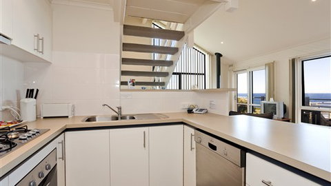 A Great Ocean Road Resort Whitecrest - Accommodation Cooktown 2