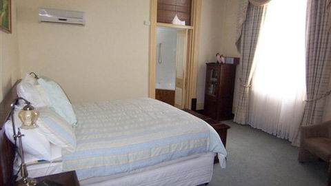 Bank On Main - Accommodation Cooktown 1