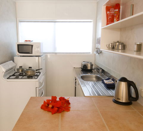 Aloha Apartments - Accommodation Cooktown 5