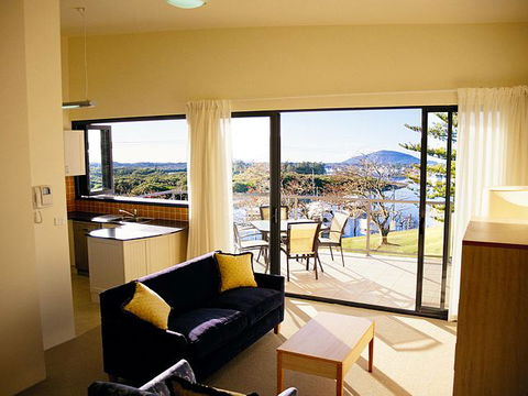 Boathouse Resort Tea Gardens - Accommodation Cooktown 3