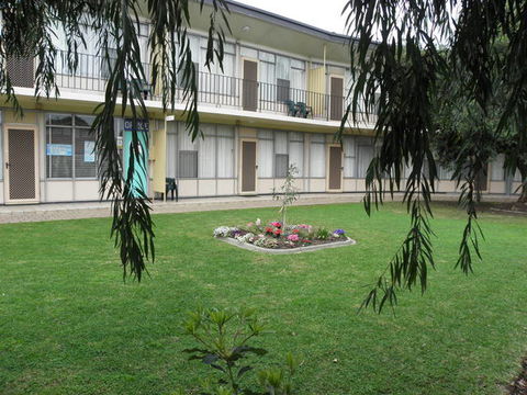 Capri Lodge Apartments - Accommodation Cooktown 0