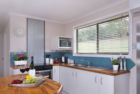 Jacaranda Cottages - Accommodation Cooktown 8