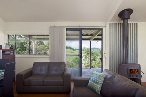 Jacaranda Cottages - Accommodation Cooktown 3