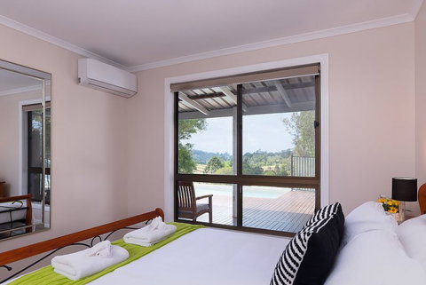 Jacaranda Cottages - Accommodation Cooktown 12