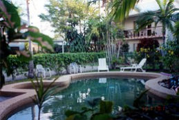 Coral Reef Holiday Apartments - Accommodation Cooktown 0