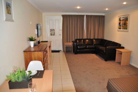 Emu Point Motel & Apartments - Accommodation Cooktown 4