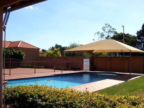 Fairways Bed & Breakfast At Jerilderie - Accommodation Cooktown 3