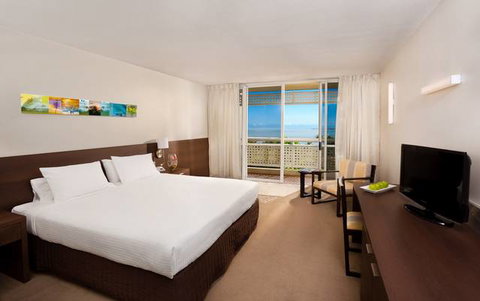 Holiday Inn Cairns Harbourside - Accommodation Cooktown 0