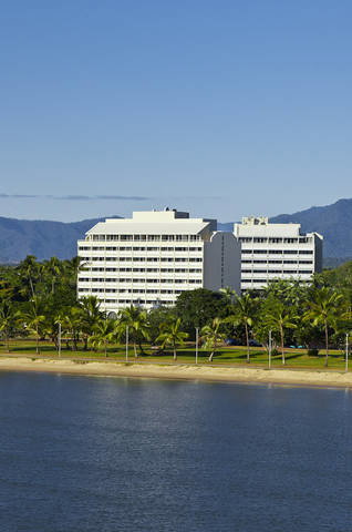 Holiday Inn Cairns Harbourside - Accommodation Cooktown 4