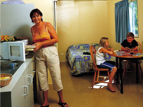 Kakadu Lodge & Caravan Park - Accommodation Cooktown 3