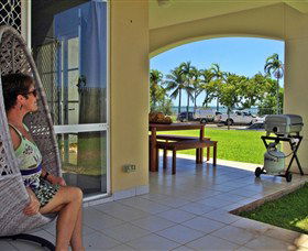 Absolute Beachfront Apartment - Accommodation Cooktown 0
