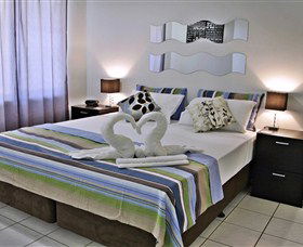 Absolute Beachfront Apartment - Accommodation Cooktown 2