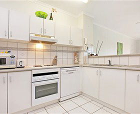 Absolute Beachfront Apartment - Accommodation Cooktown 5