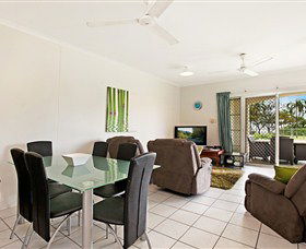 Absolute Beachfront Apartment - Accommodation Cooktown 6