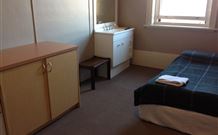 Royal Hotel Yass - Yass - Accommodation Cooktown 0