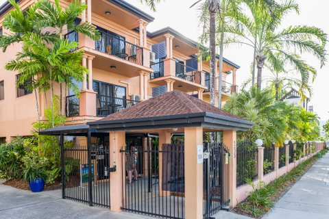 Central Plaza Apartments - Accommodation Cooktown 4