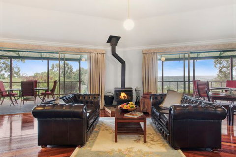 Shambhala Guesthouse - Accommodation Cooktown 3